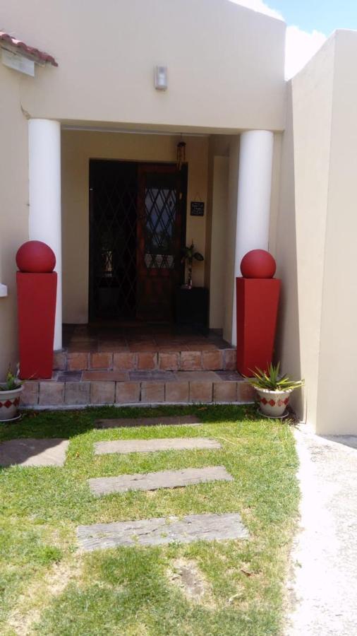 Hotel Red Pillars Port Elizabeth Exteriér fotografie